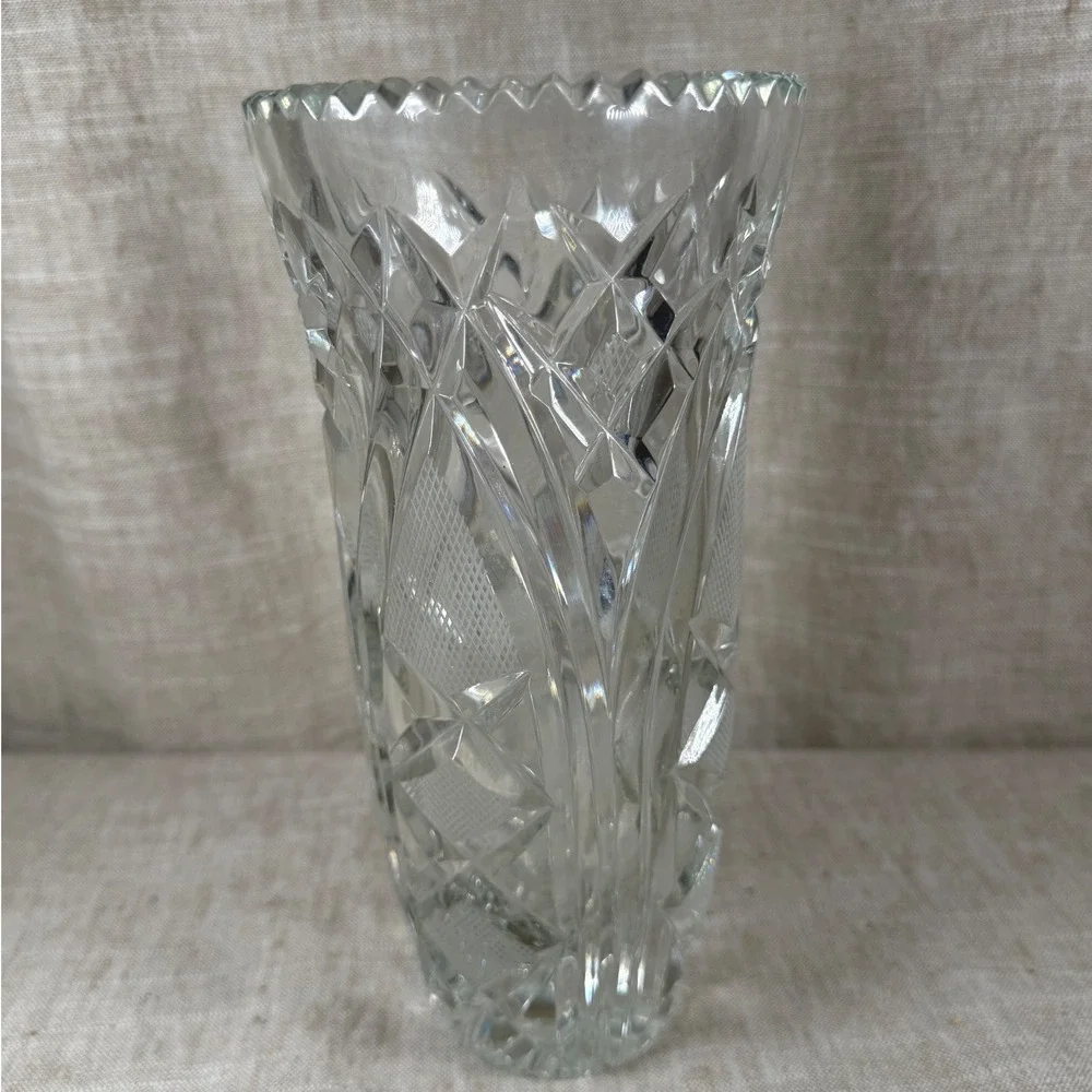 Vintage Crystal Glass Vase Good Deep Cut Diamond Pattern Scalloped Rim 10 inch